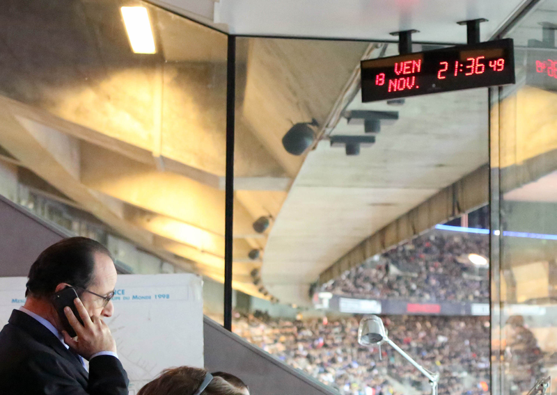 Illustration for article titled Decision Not To Evacuate Stade de France During Paris Attacks May Have Saved Many Lives